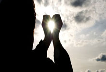 乐鱼体育官网-深夜里，拜仁官网服务器突然涌入数以万计的访问请求。当带着烫金队徽的23人奥运名单弹出时，慕尼黑当地《南德意志报》主编连夜撤换头版“纳格尔斯曼的死亡轮盘赌”。