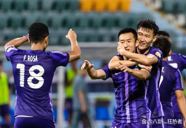 -球队宣布引进新教练，调整战术