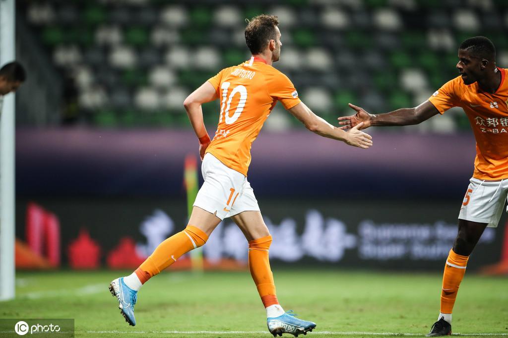 卓尔队长领衔破门，助球队击败对手