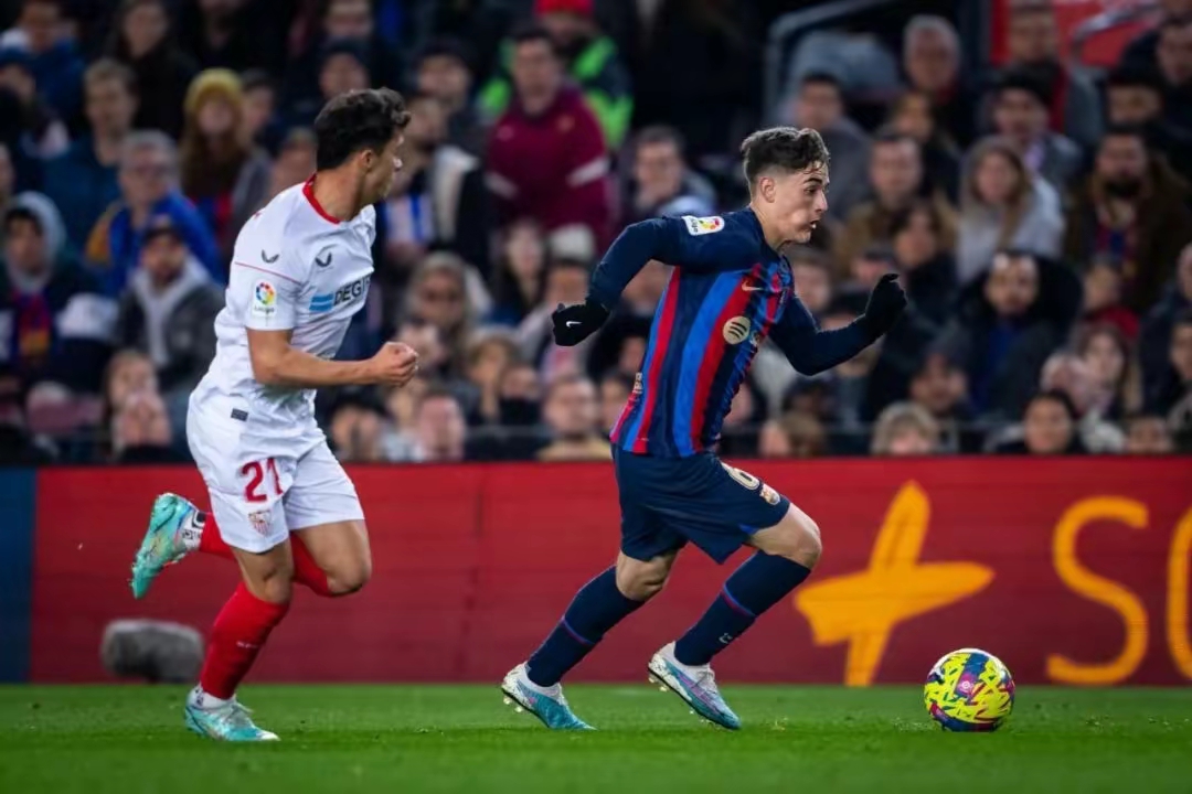 那不勒斯轻取皇马，加维带队取胜